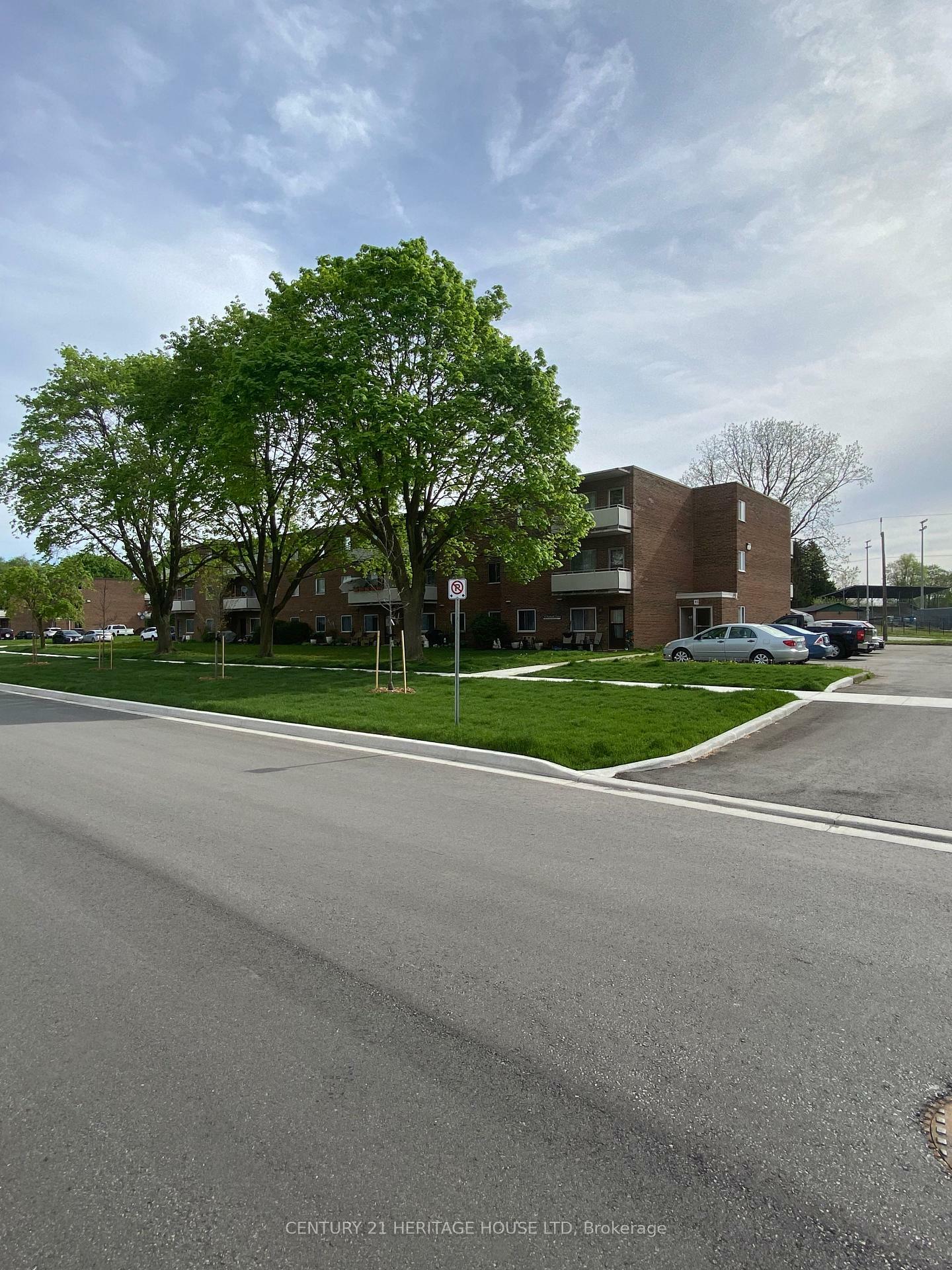 31 Parkside Drive S 301  St. Thomas ON N5R 3V1 photo