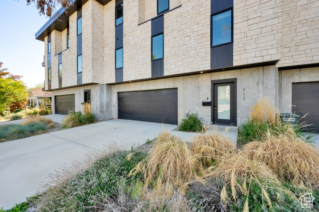Property Photo: 712 S 1000 E UT 84102