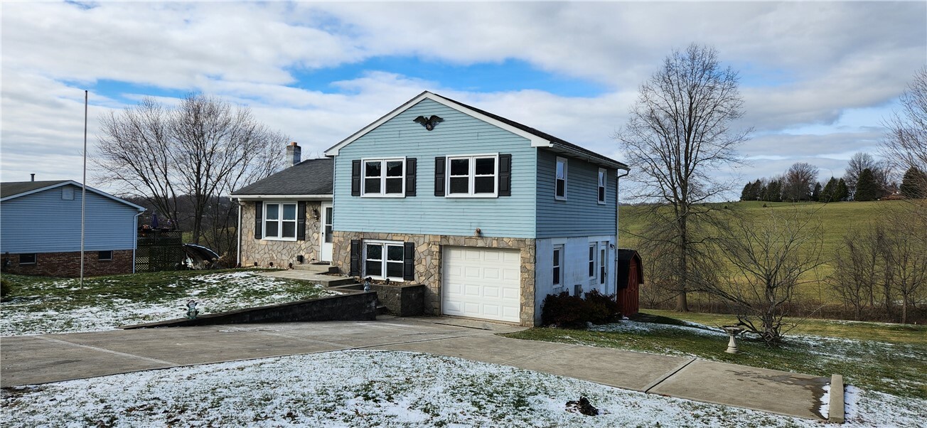 Property Photo: 162 Mellissa Dr PA 15666