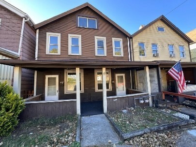 Property Photo:  304 Erie Ave  PA 15045 