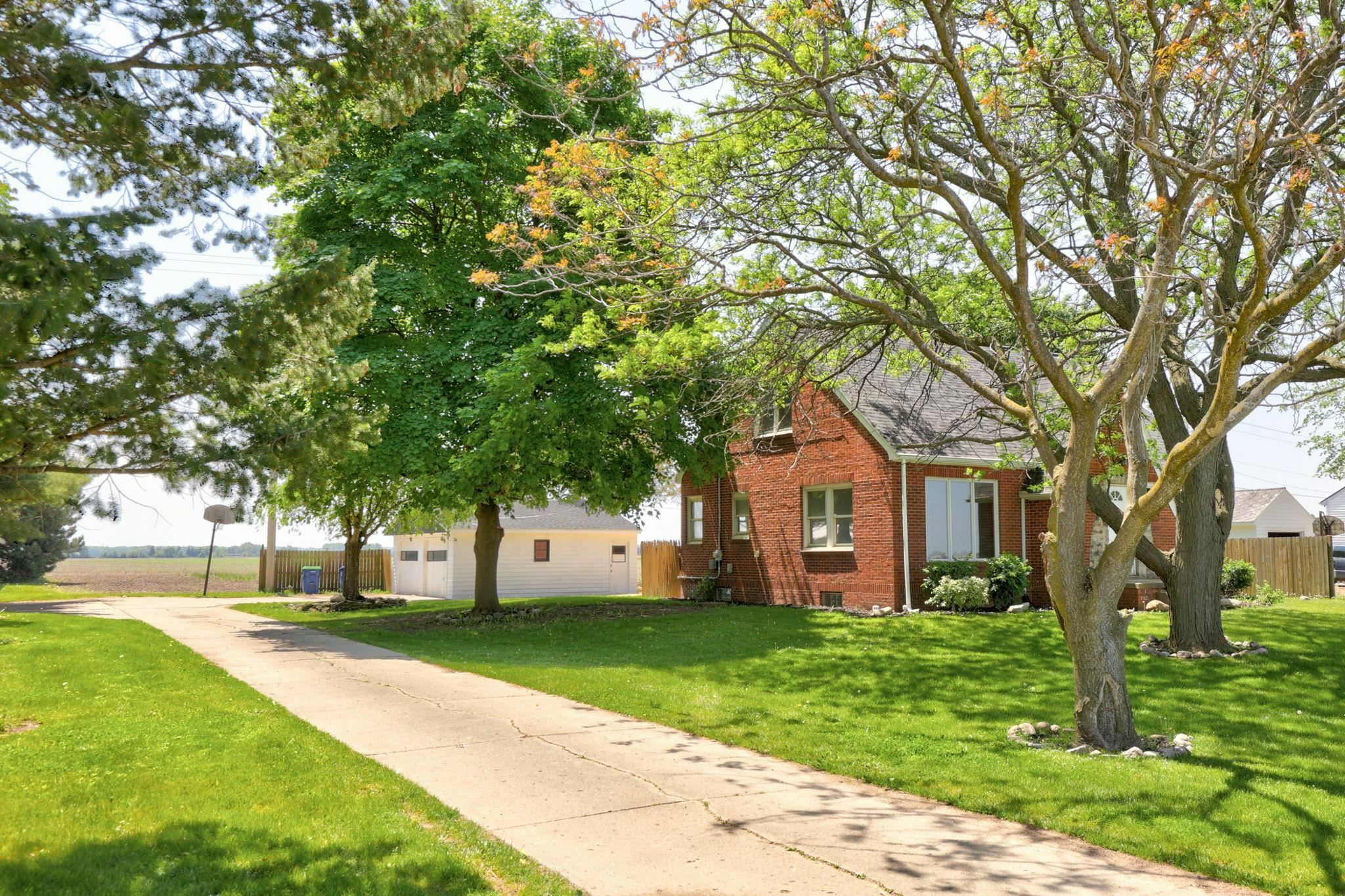 Property Photo:  5620 E Holland Road  MI 48601 