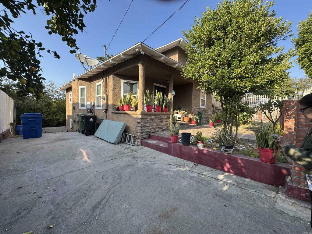 Property Photo:  425 N Westlake Ave  CA 90026 