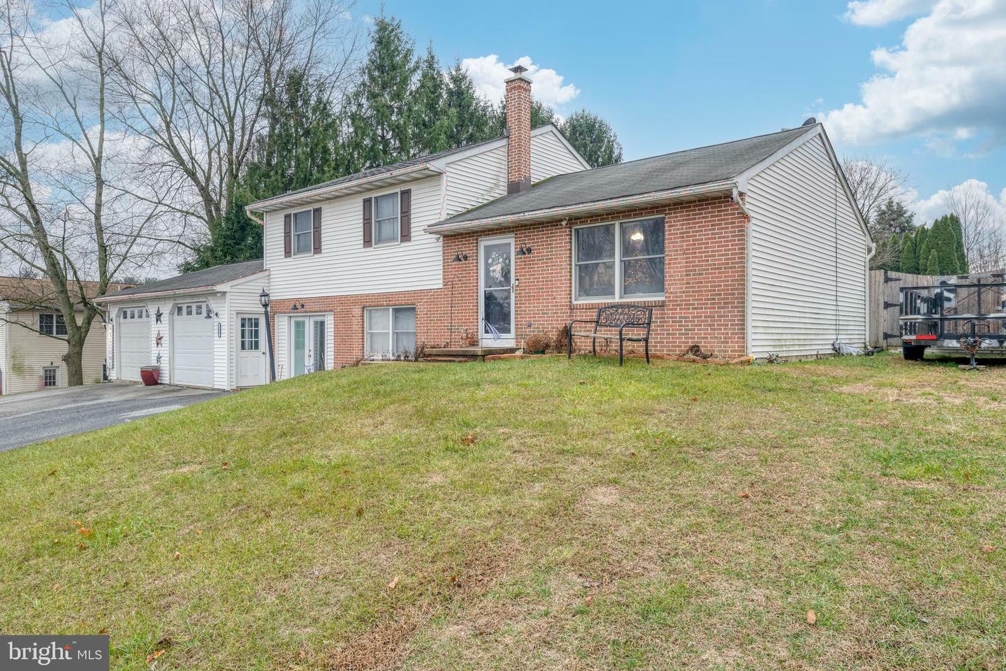 Property Photo:  115 N Sadsbury Court  PA 17527 