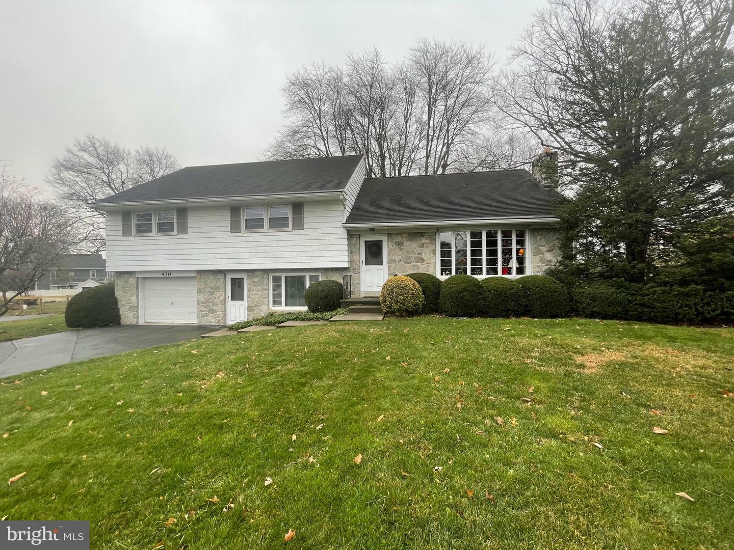 430 Ruth Ridge Drive  Lancaster PA 17601 photo