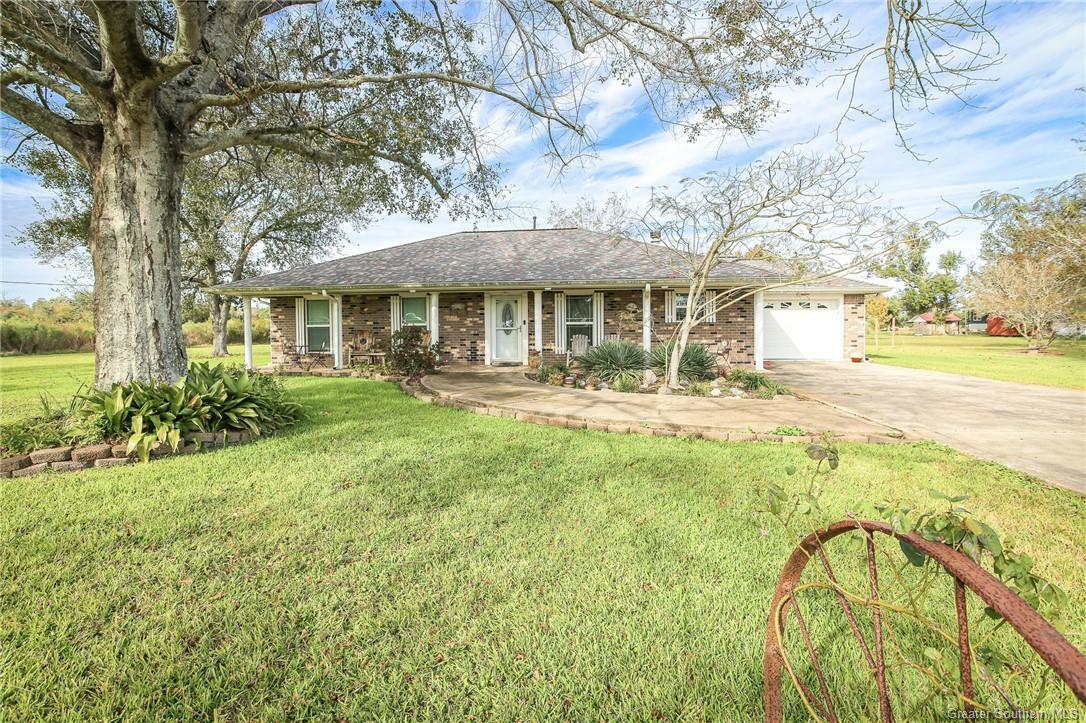 Property Photo: 910 Oak Lane LA 70645