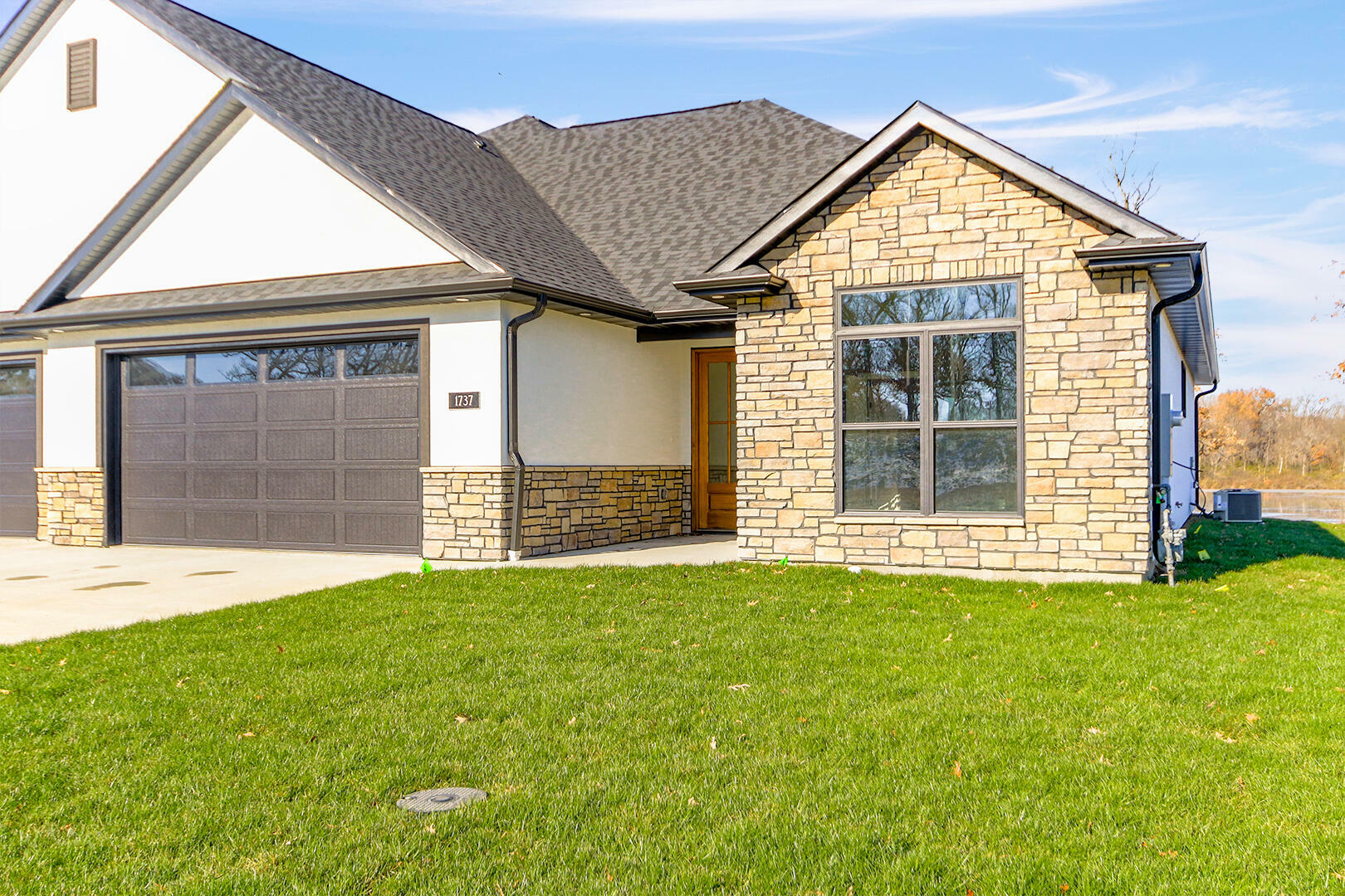 Property Photo:  1737 Fairway Oaks Court  MO 65265 