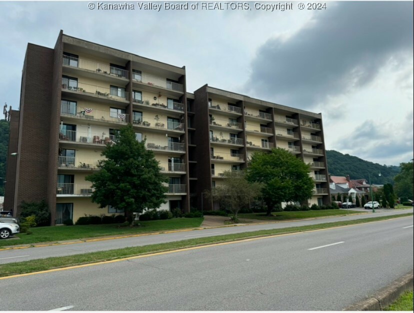 2106 Kanawha Boulevard E 228  Charleston WV 25311 photo