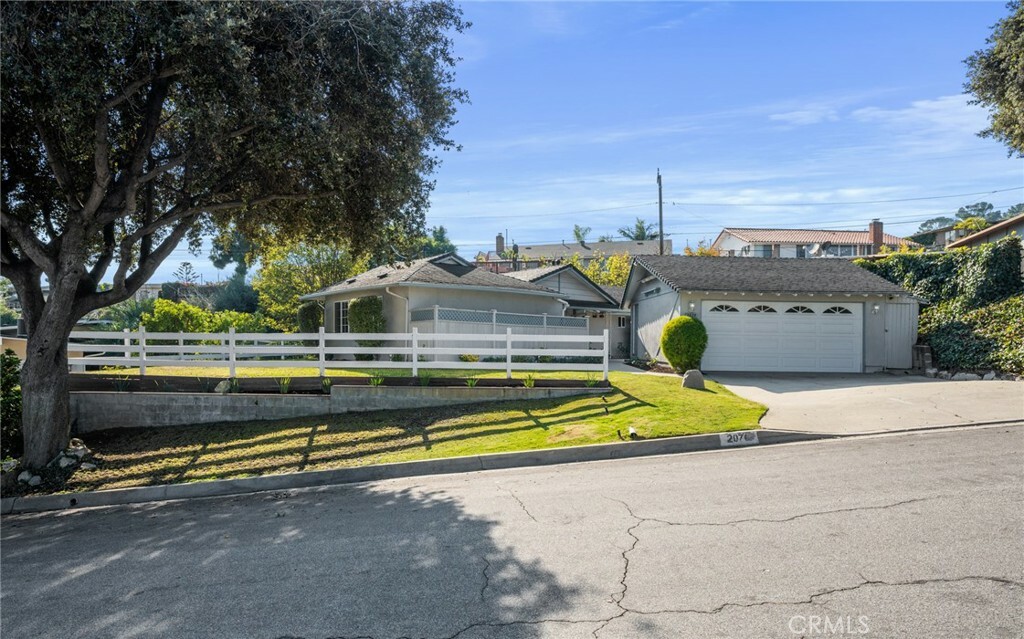 Property Photo: 2070 Noble View Drive CA 90275