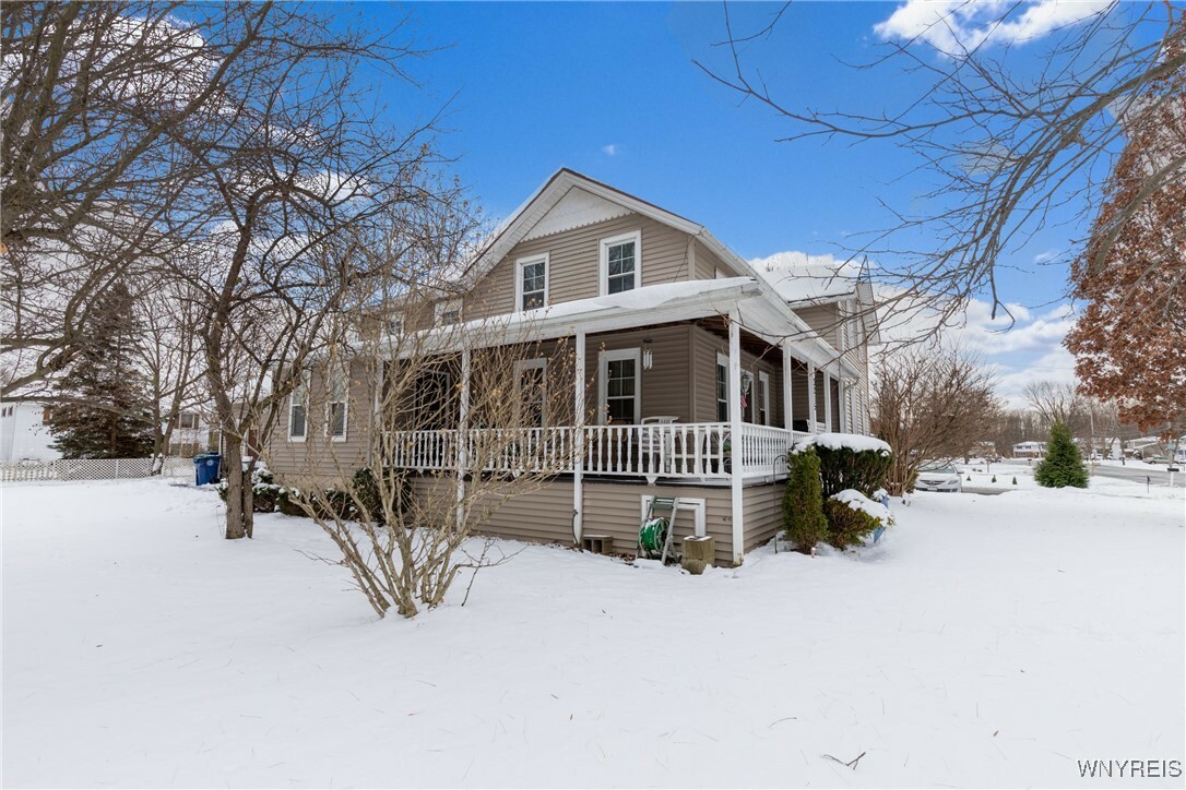 Property Photo:  3215 Sweet Home Road  NY 14228 