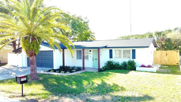 Property Photo: 1701 Dartmouth Drive FL 34691