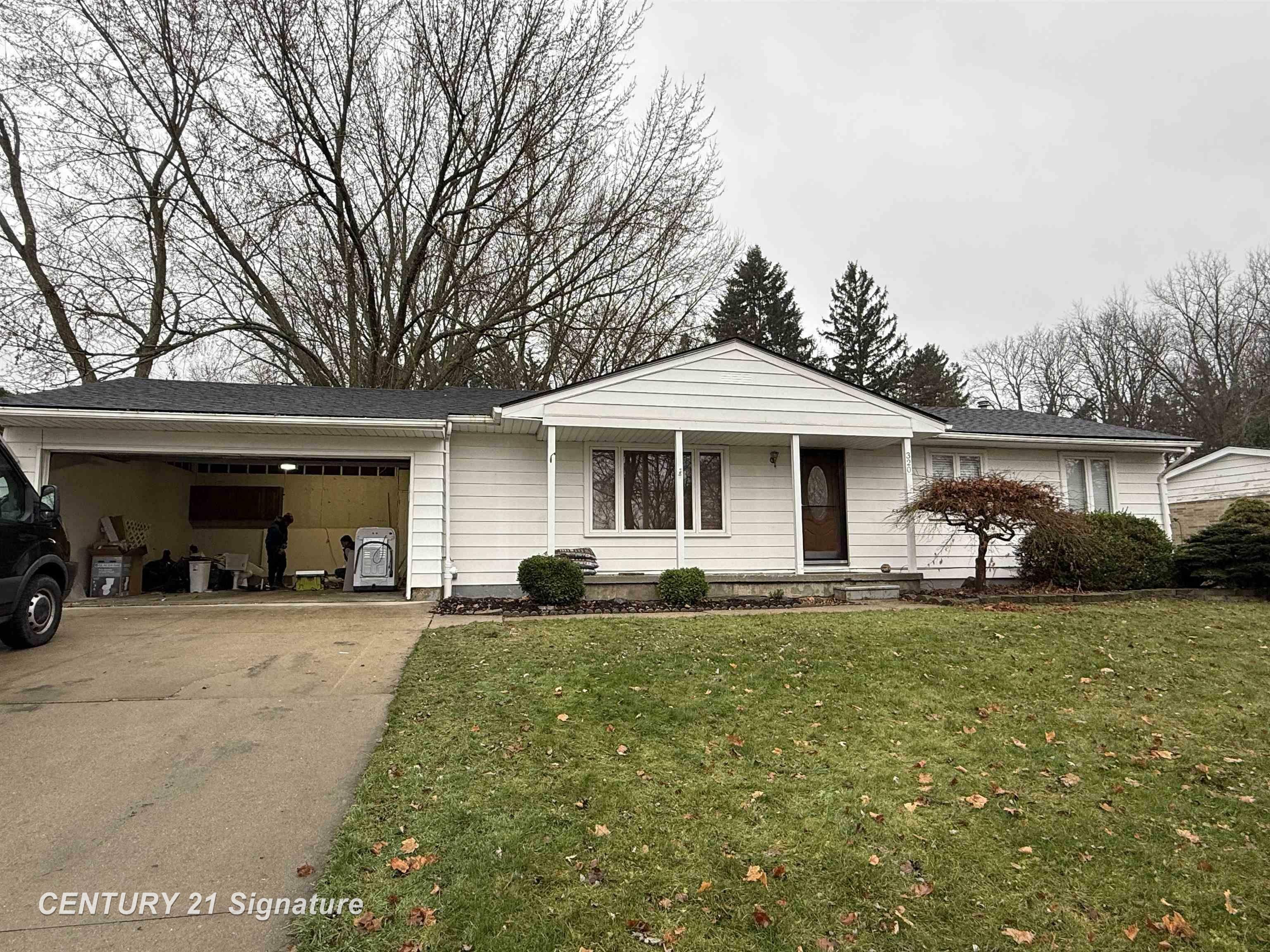 Property Photo:  320 Holland Road  MI 48433 