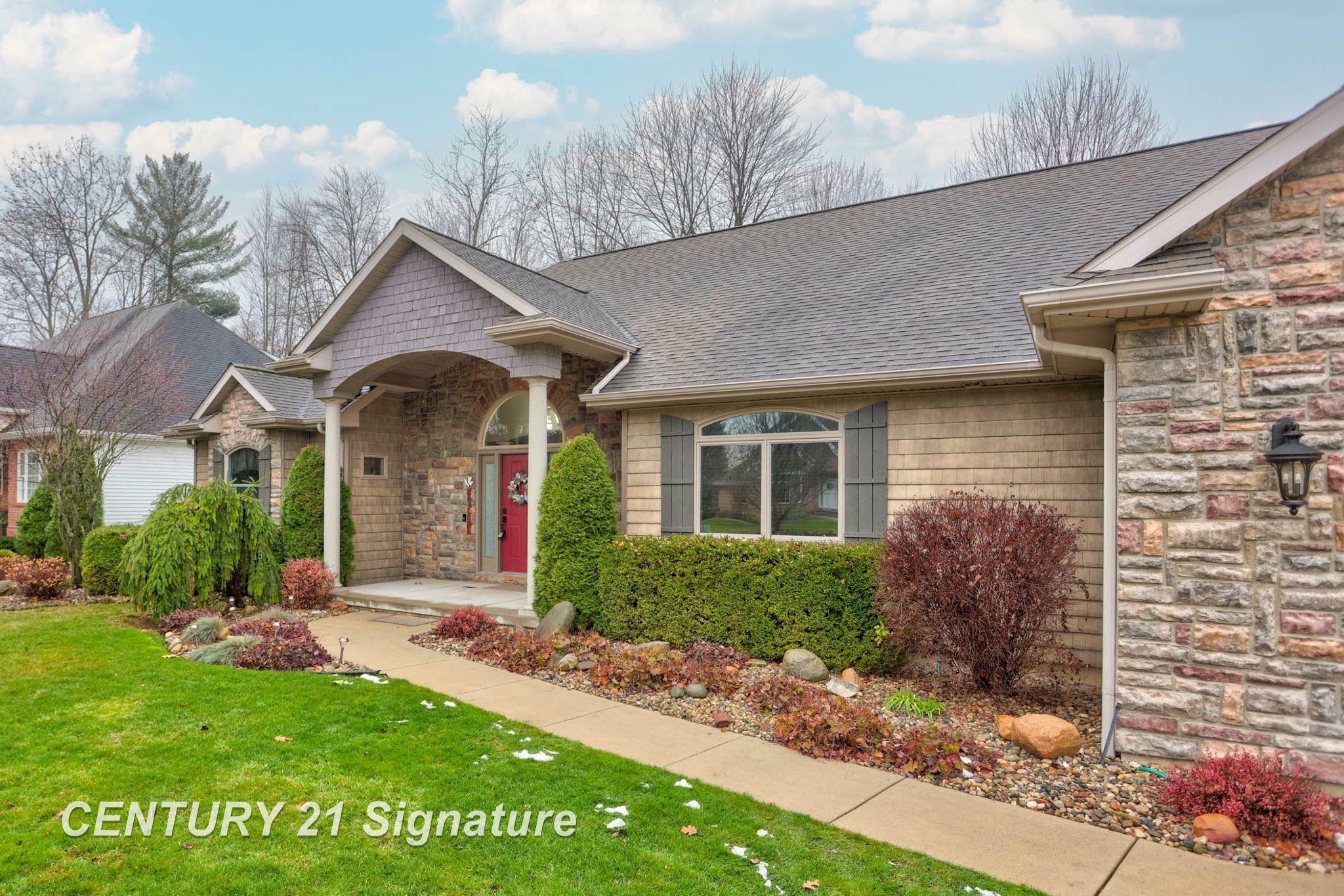 Property Photo:  2161 Durham Drive  MI 48609 