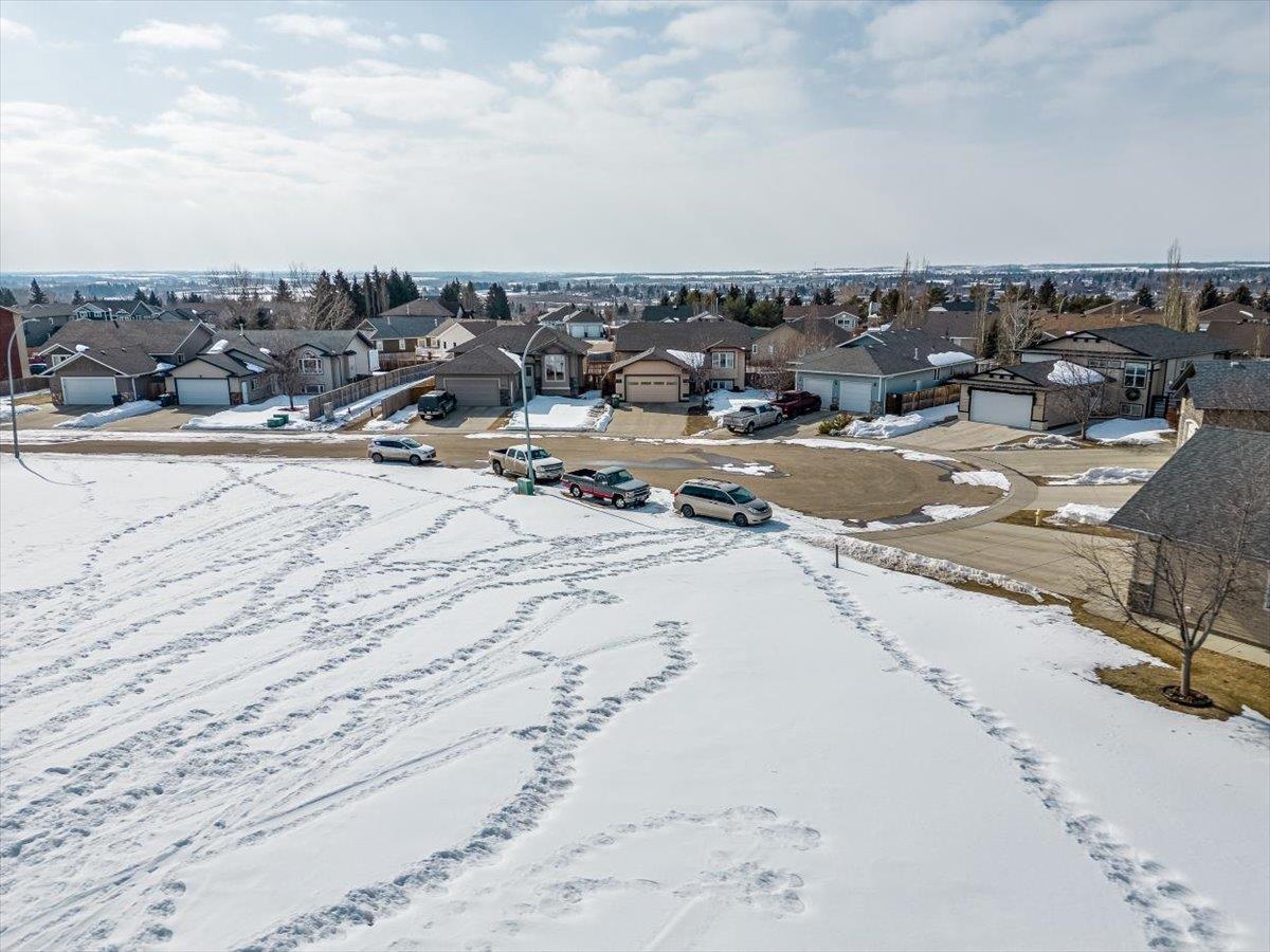 Photo de la propriété: 4027 40 Street Close AB T4J 1A9