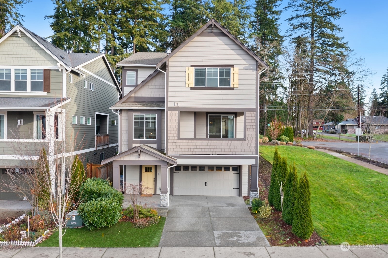 Property Photo:  23711  44th Drive SE  WA 98021 