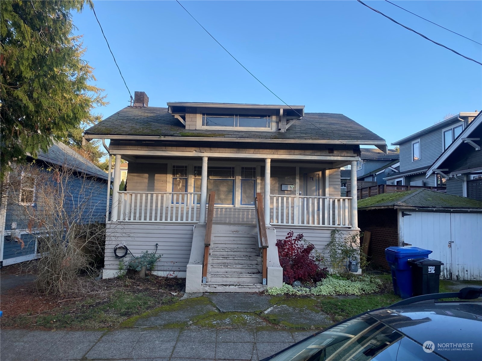 Property Photo:  1708  2nd Avenue N  WA 98109 