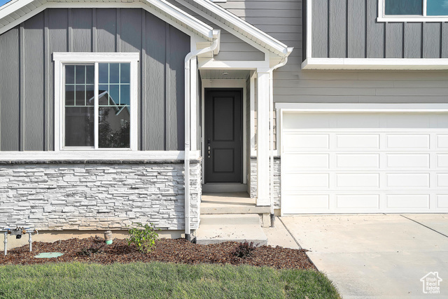 Property Photo: 458 W Lefty Ln 1129 UT 84074