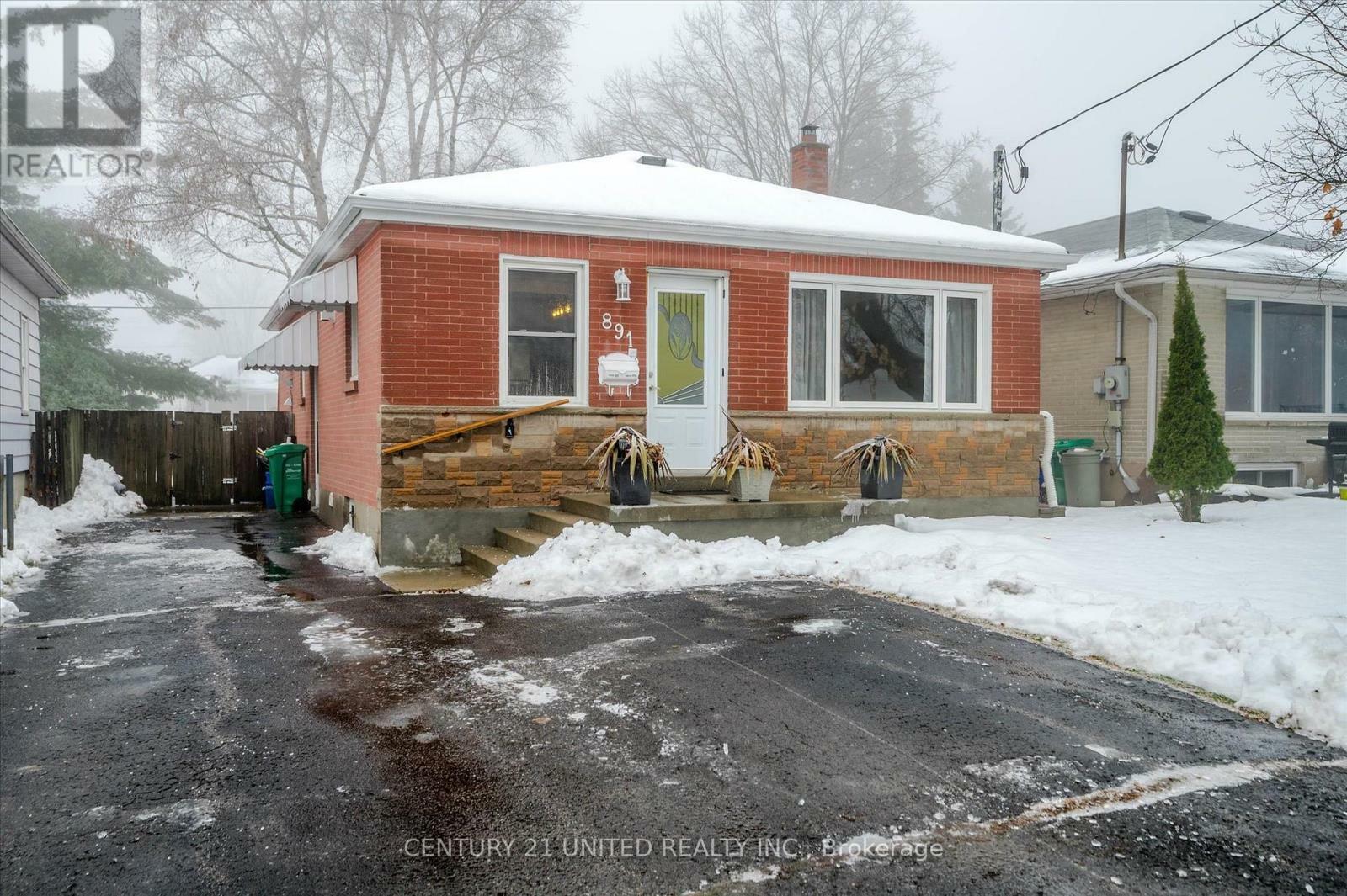 Property Photo:  891 Ford Street  ON K9J 5V2 