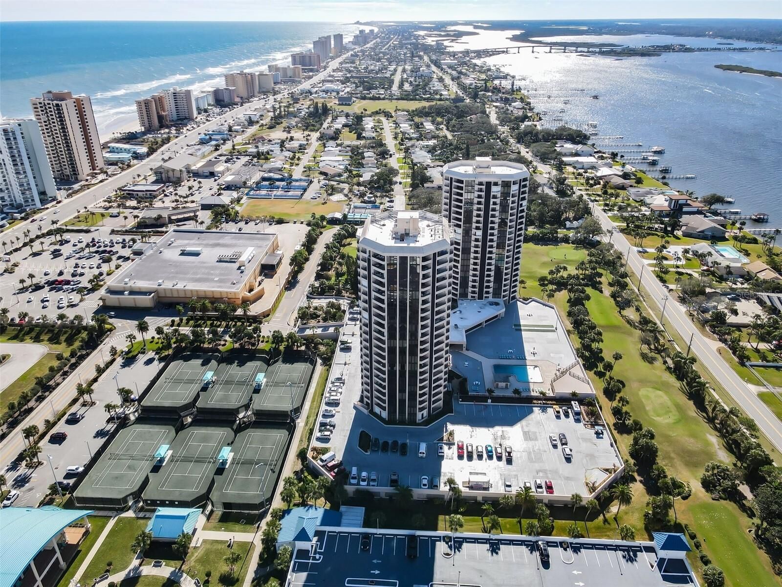 Property Photo: 1 Oceans West Boulevard 17A2 FL 32118