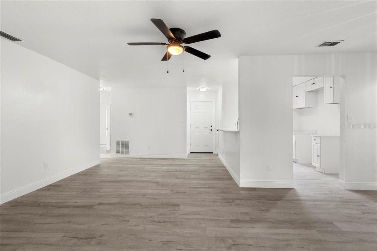 Property Photo:  14915 Gentilly Place  FL 33624 