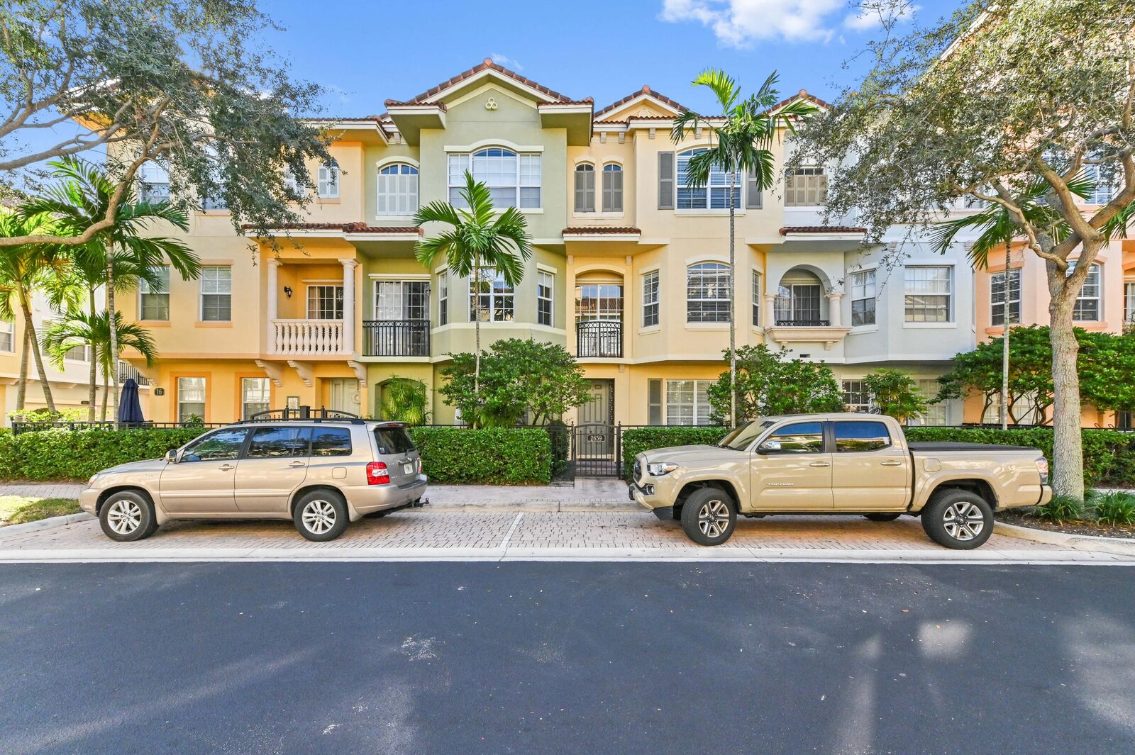 Property Photo:  2659 Ravella Lane  FL 33410 
