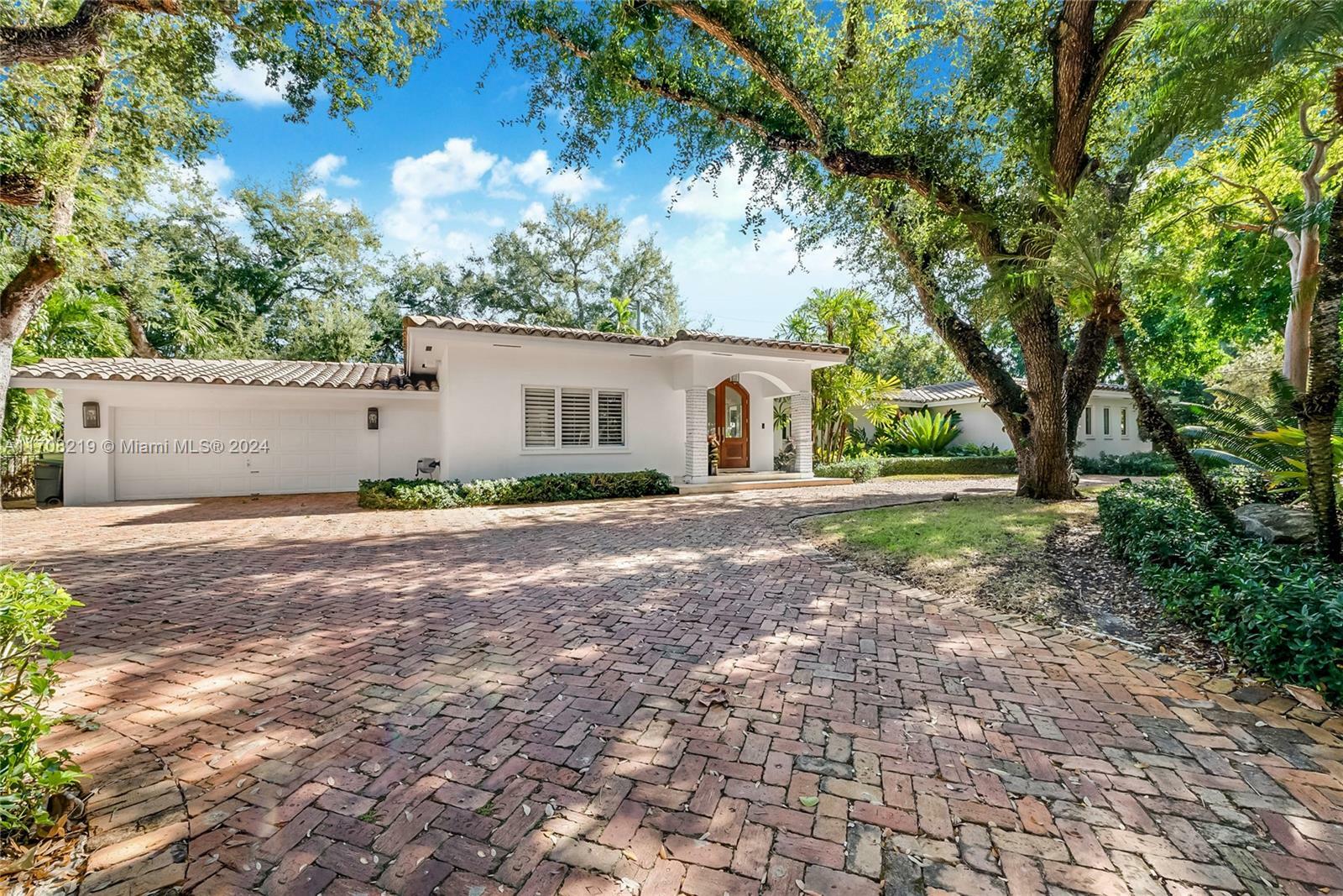 Property Photo:  6925 Tordera St  FL 33146 