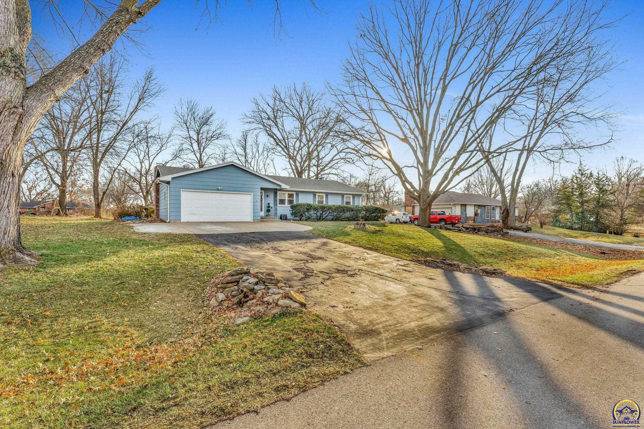 Property Photo:  4629 SE 27th St  KS 66605 