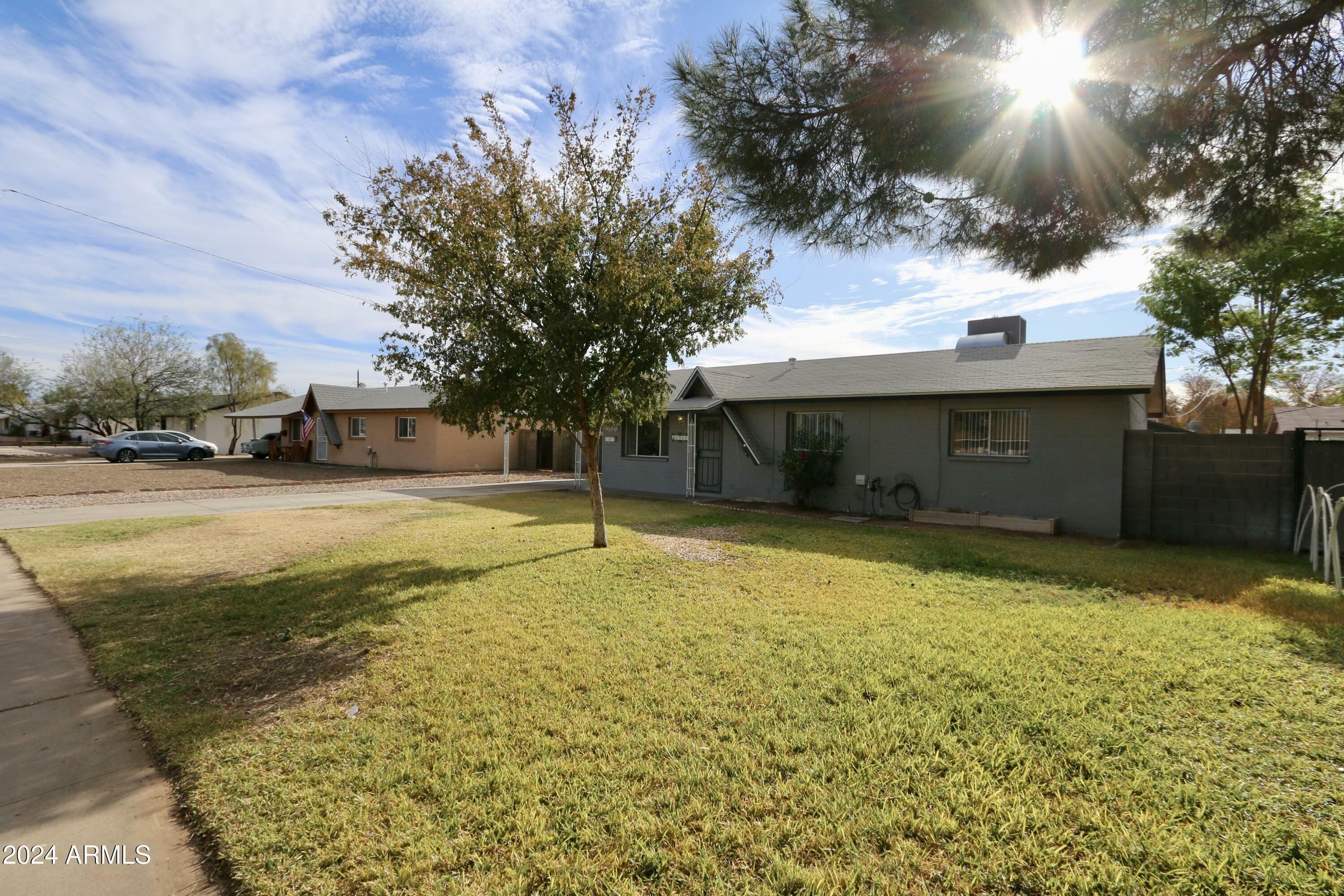 Property Photo: 1915 E Palmcroft Drive AZ 85282