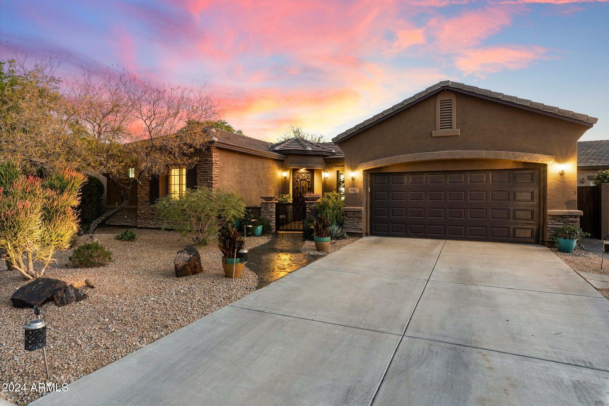 Property Photo:  2317 W Horsetail Trail  AZ 85085 