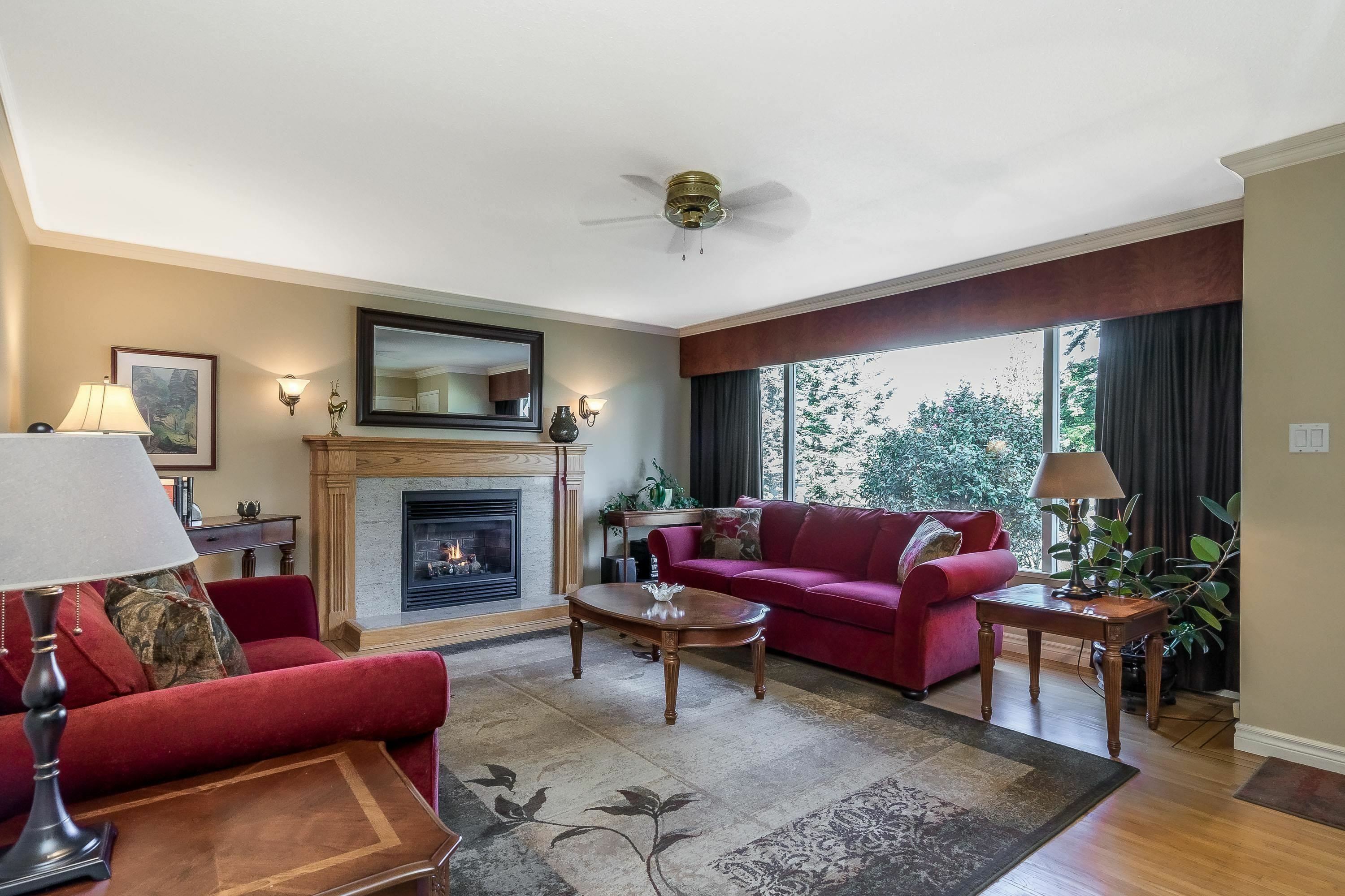 Photo de la propriété:  11564 97 Avenue  BC V3V 2B6 
