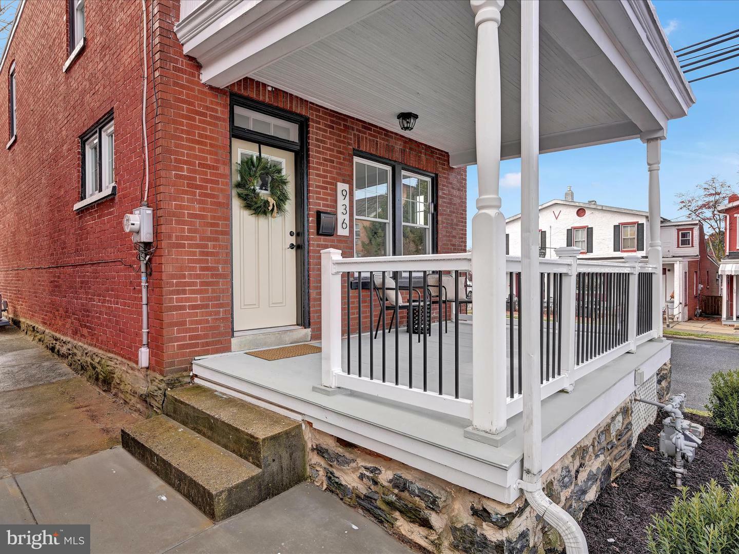 Property Photo:  936 Edgewood Avenue  PA 17603 