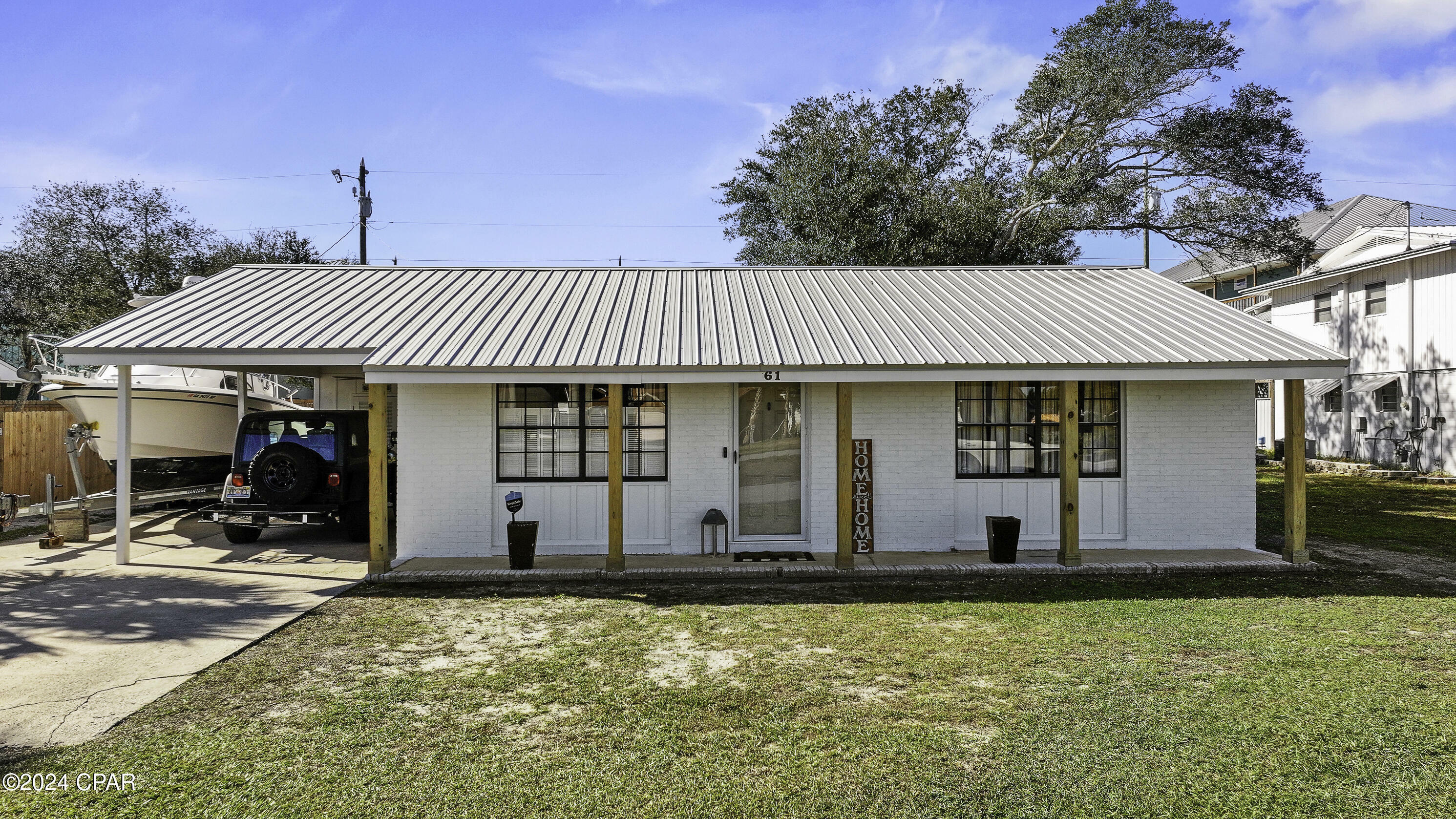 Property Photo:  61 Oak Avenue  FL 32456 