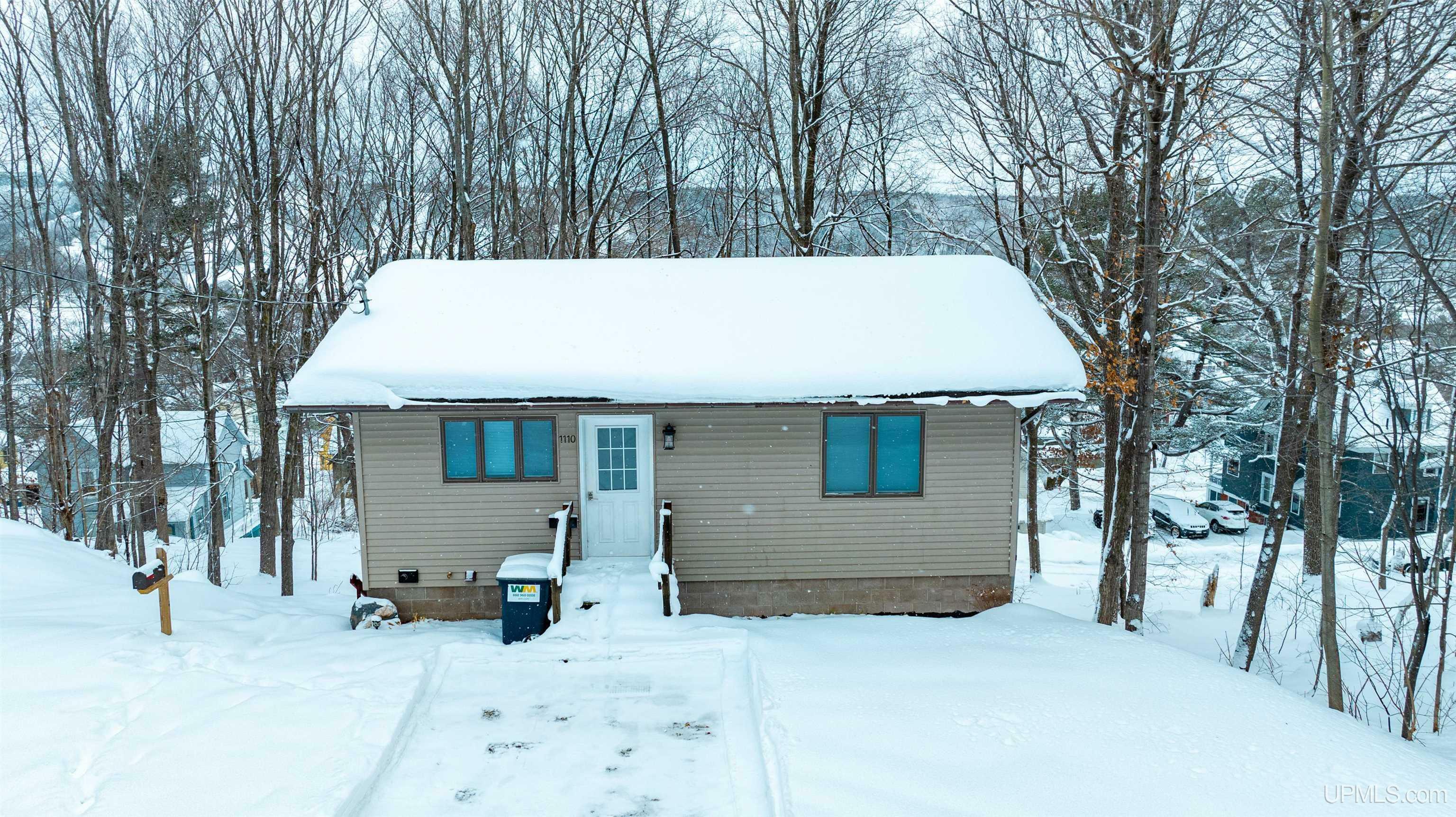 1110 E Fifth Avenue  Houghton MI 49931 photo
