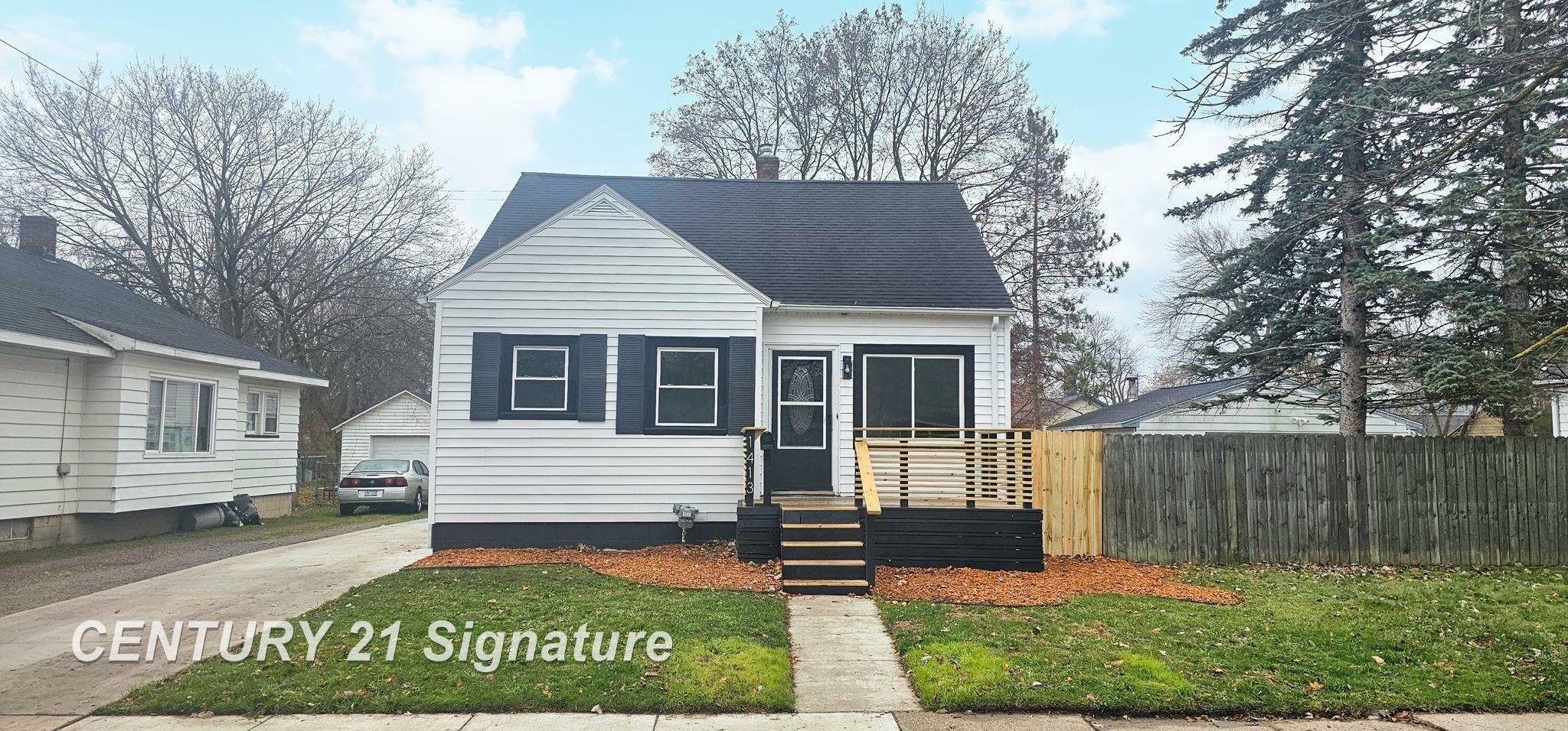 Property Photo:  1413 Cypress Street  MI 48602 