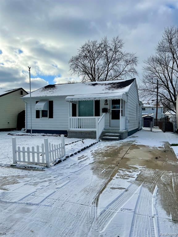 Property Photo: 30177 Palmer Boulevard MI 48071 1825
