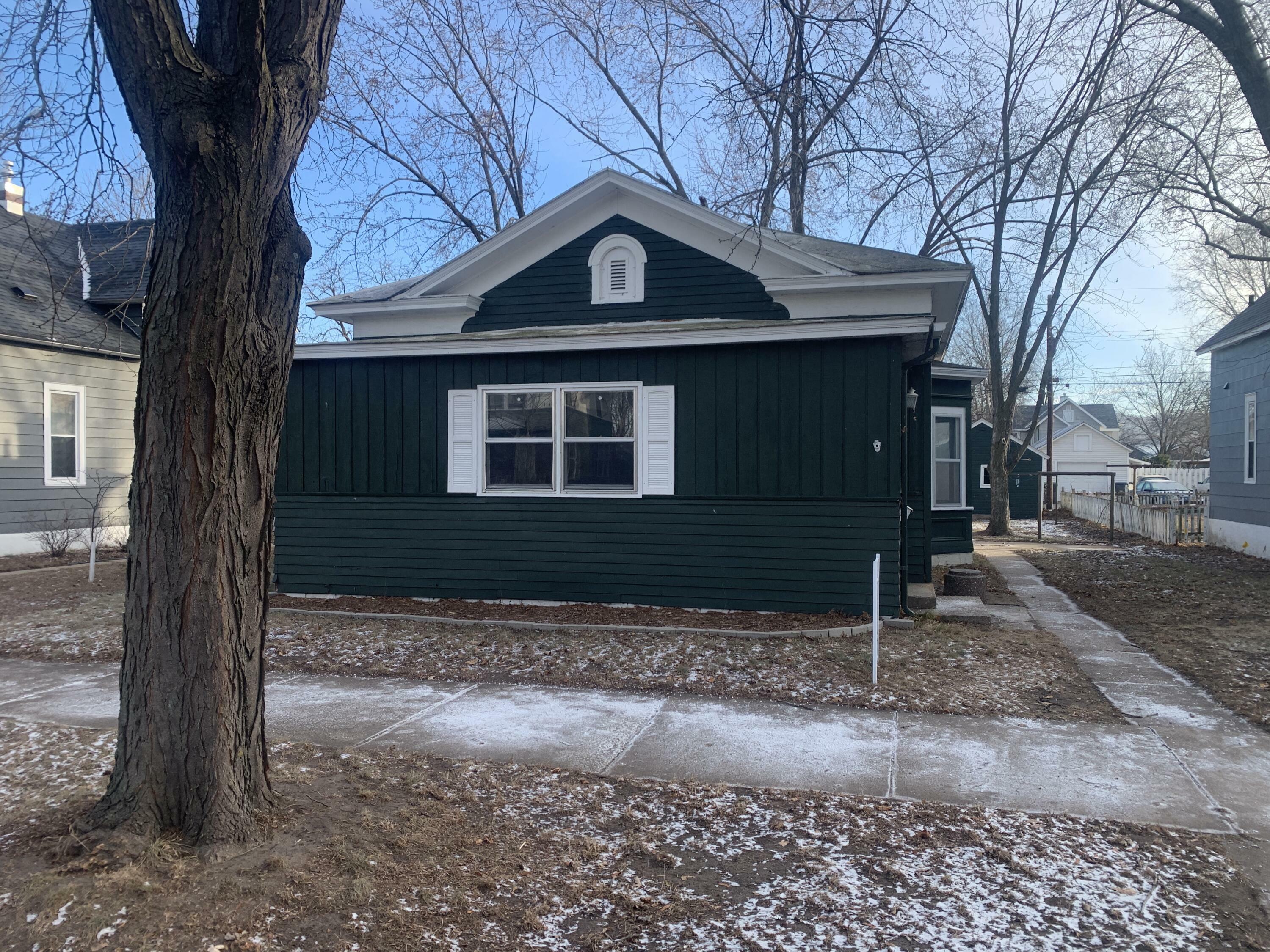 Property Photo:  1516 Charles St -  WI 54603 