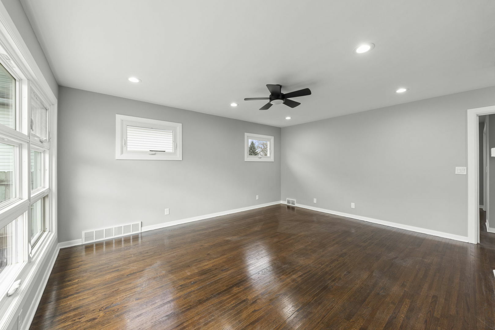 Property Photo:  1210 Indian Avenue  IL 60505 