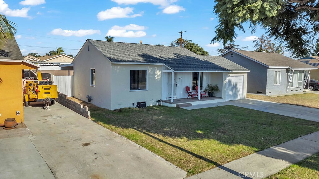 Property Photo:  11929 Ferina Street  CA 90650 