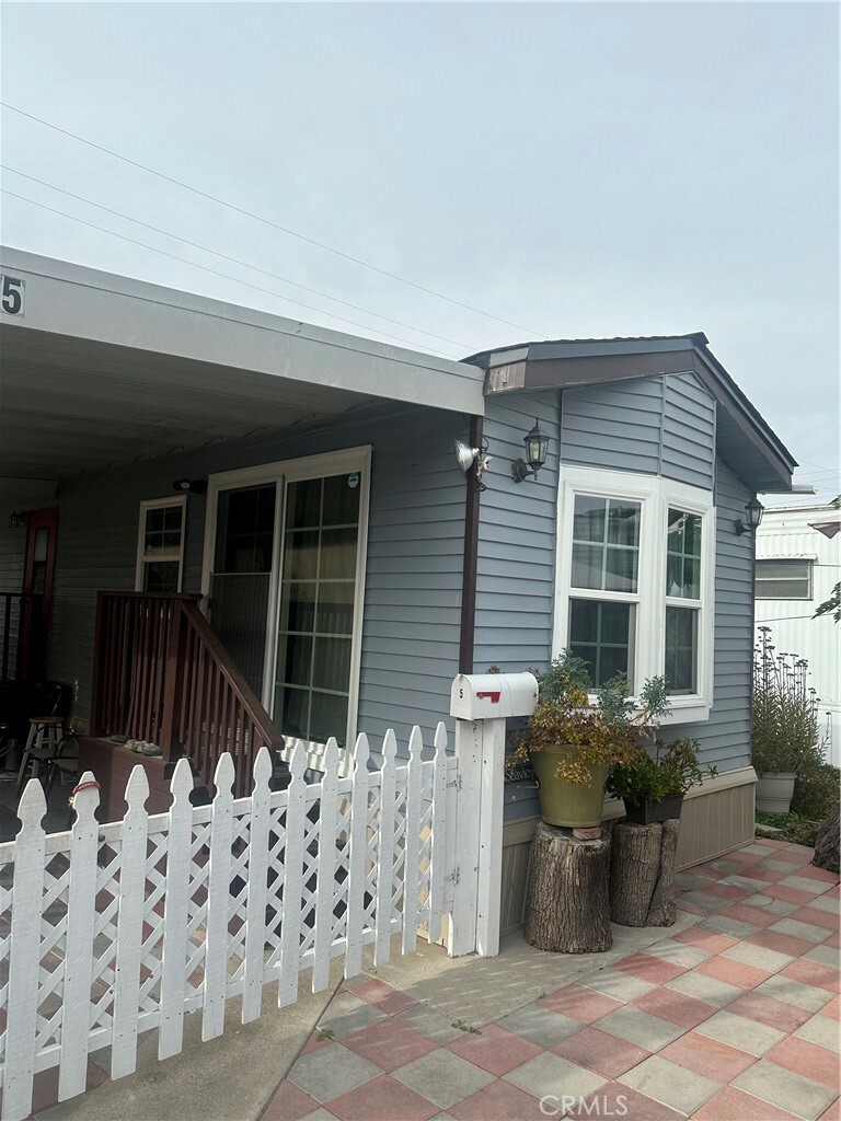 Property Photo:  1850 W Orangethorpe Ave 5  CA 92833 