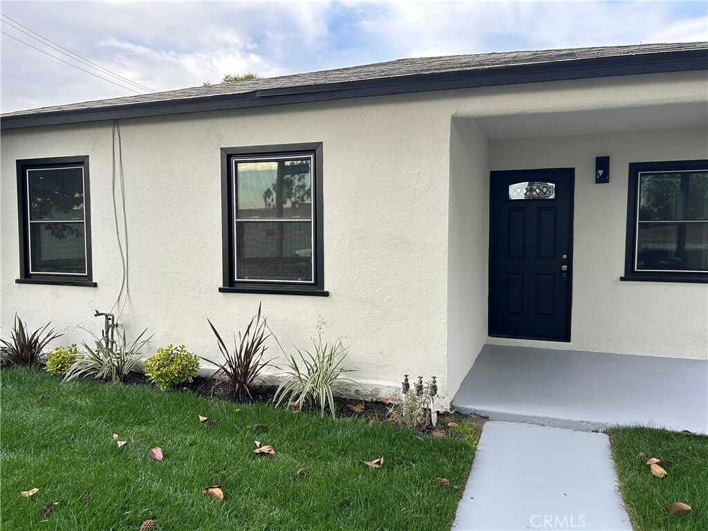 Property Photo:  2701 Gale Avenue  CA 90810 