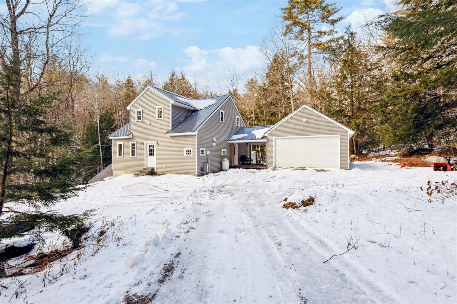 Property Photo:  47 Bridle Path Road  NH 03440 