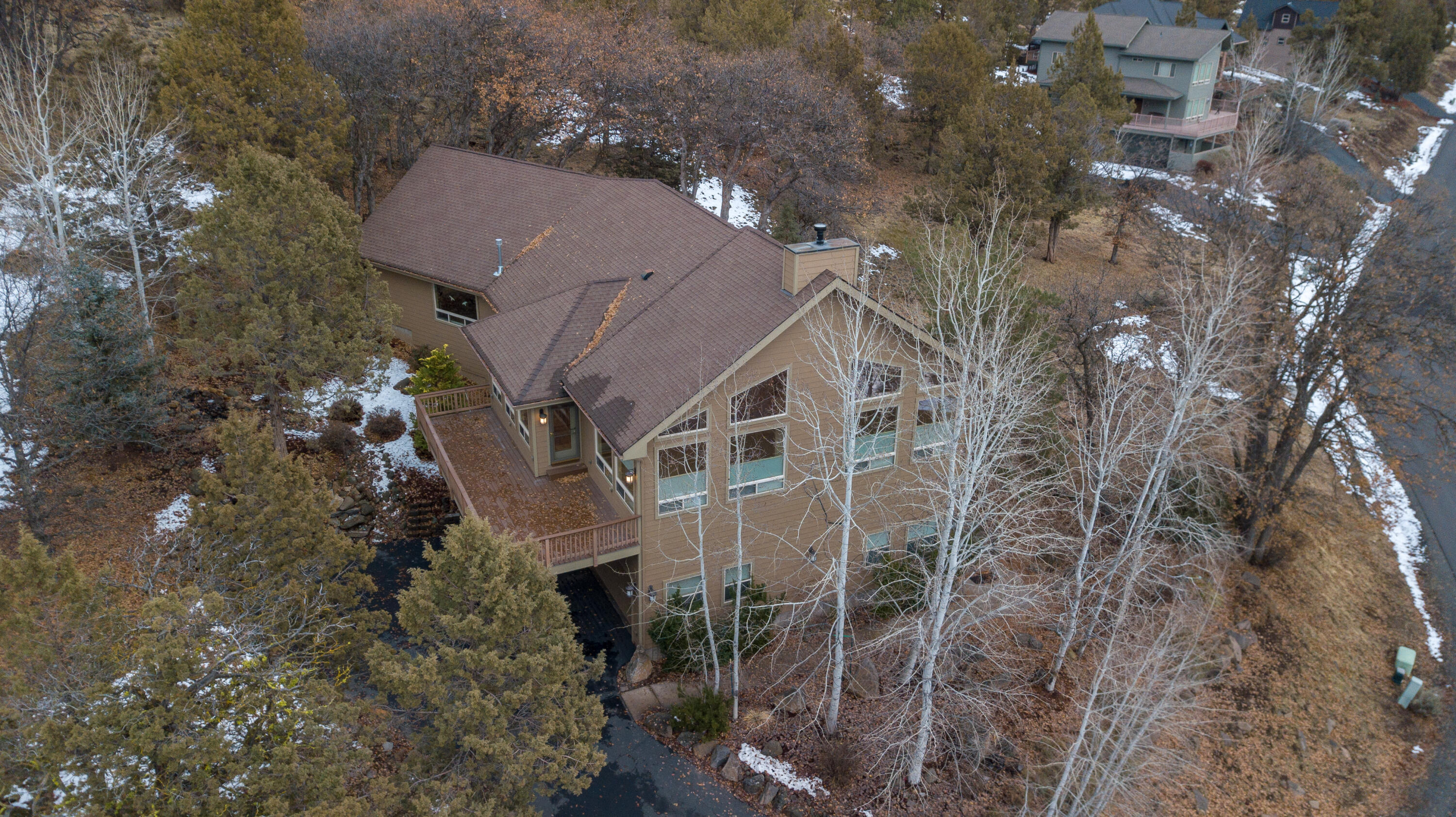 Property Photo: 9751 Kestrel Road OR 97601