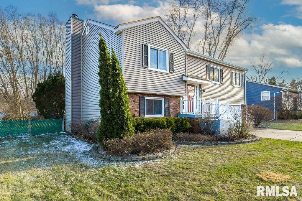 Property Photo:  123 Evergreen Avenue  IL 61550 