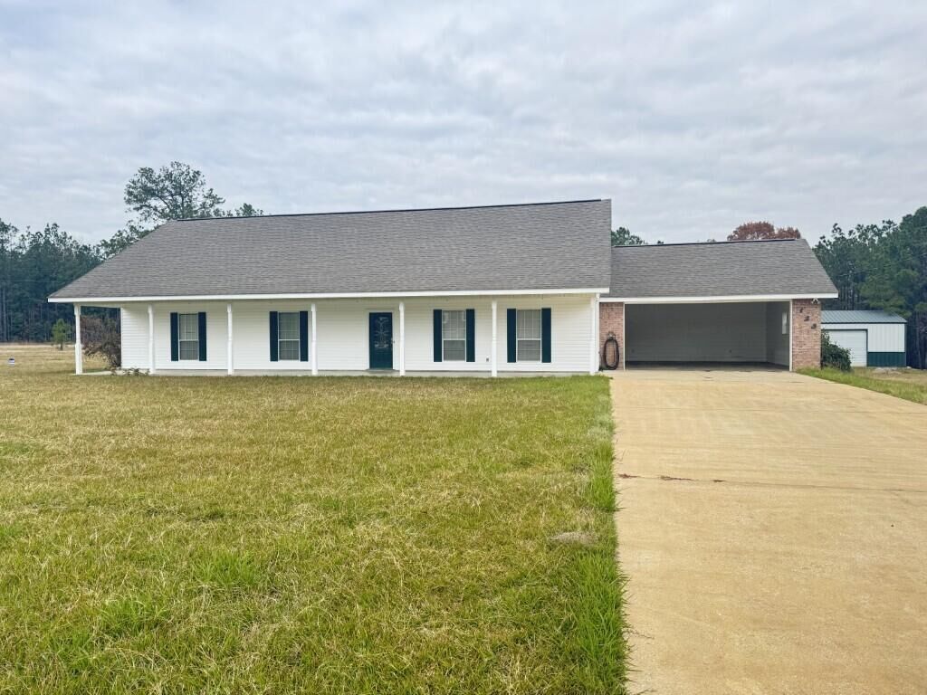 Property Photo: 123 Samantha Dr LA 71446