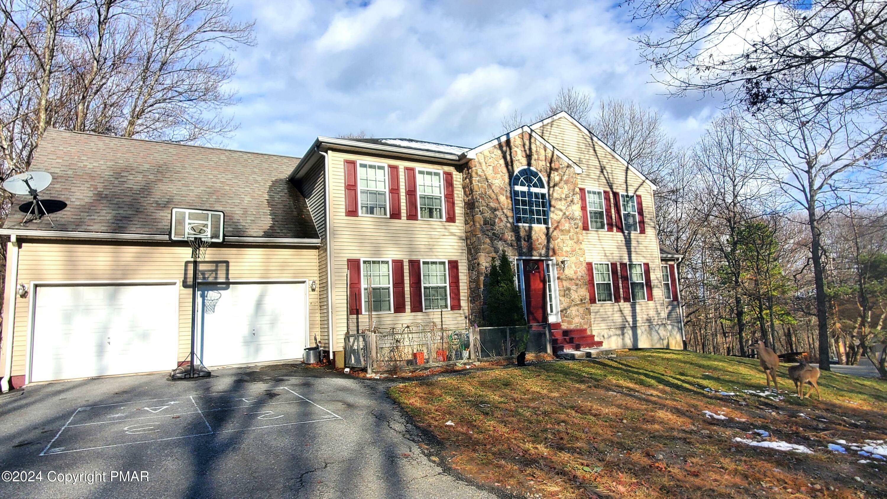 Property Photo:  1102 Steele Circle  PA 18324 