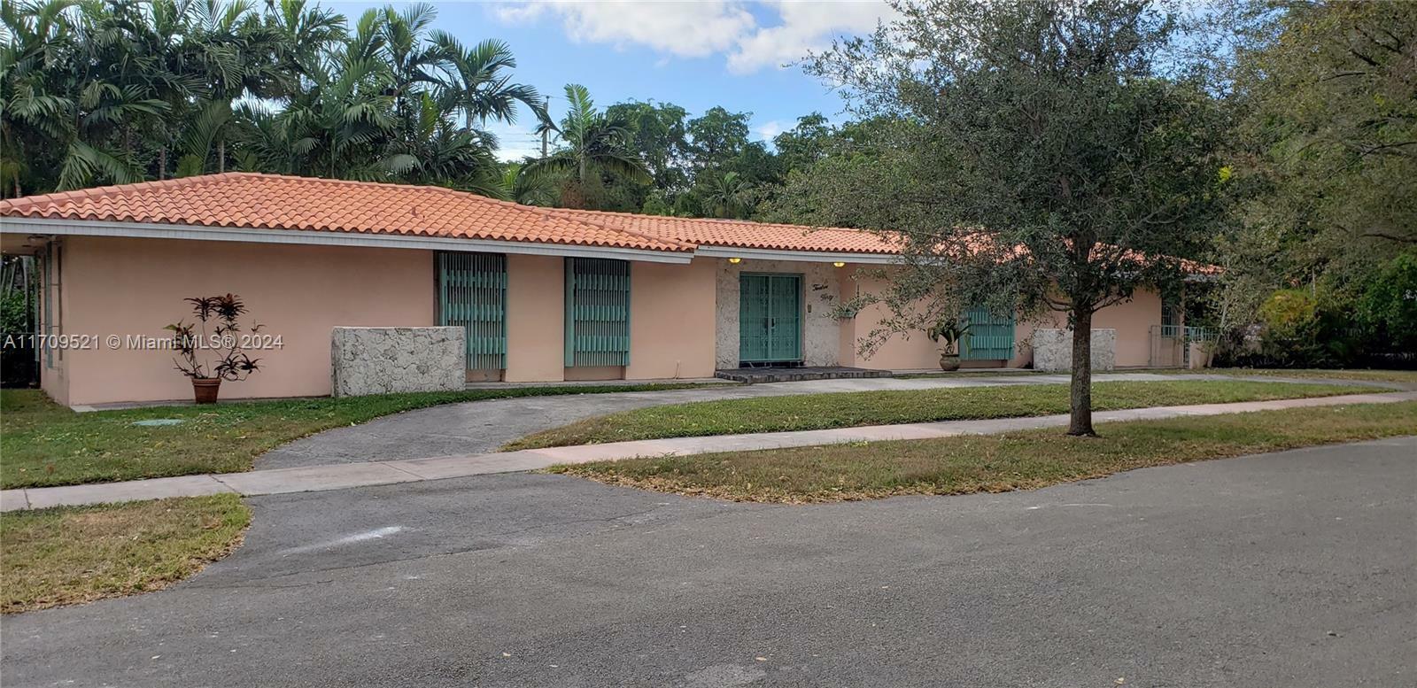 Property Photo:  1240 La Mancha Ave  FL 33134 