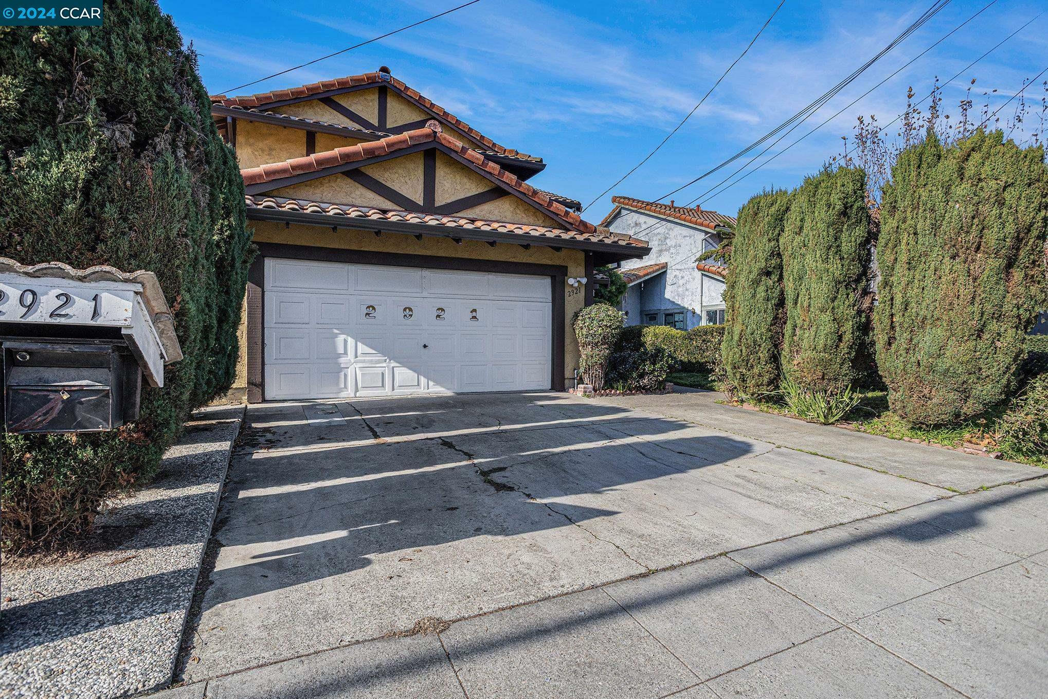 Property Photo:  2921 19th St  CA 94806 