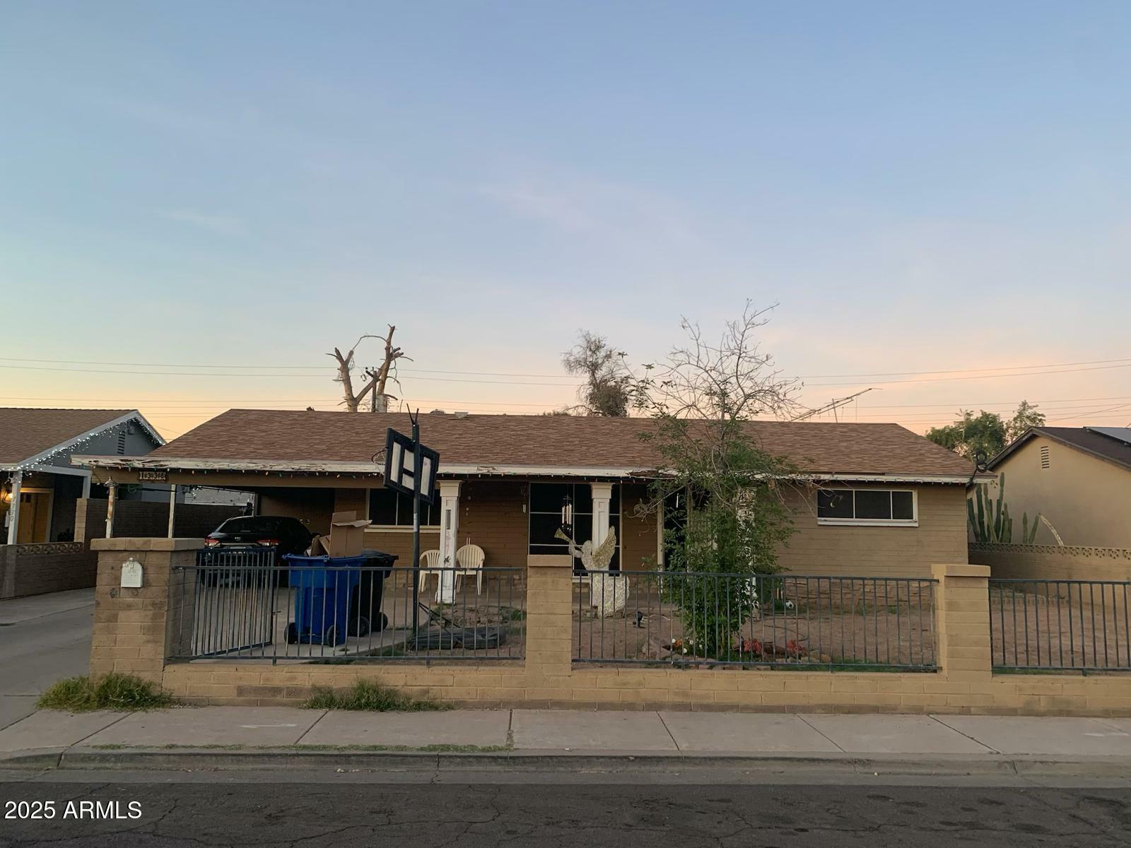 Property Photo: 1338 E Elton Avenue AZ 85204