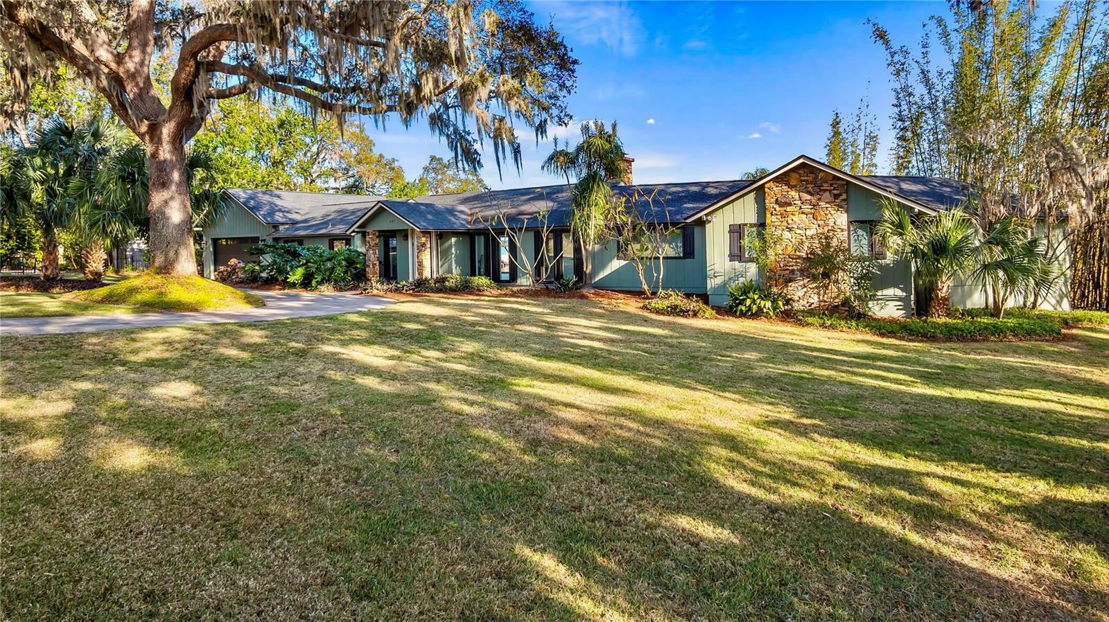 Property Photo:  647 Ridgewood Drive  FL 34786 