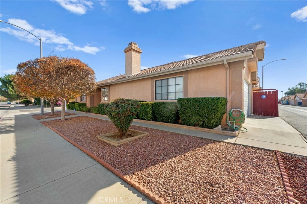 Property Photo:  765 Ensenada Drive  CA 92545 