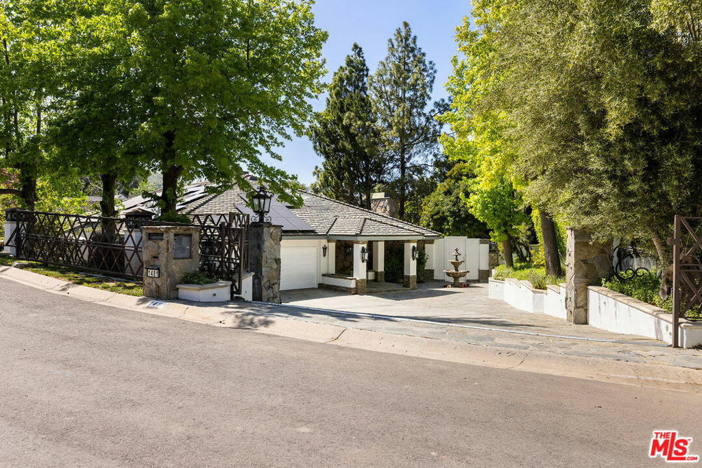 Property Photo:  1481 Kingston Circle  CA 91362 